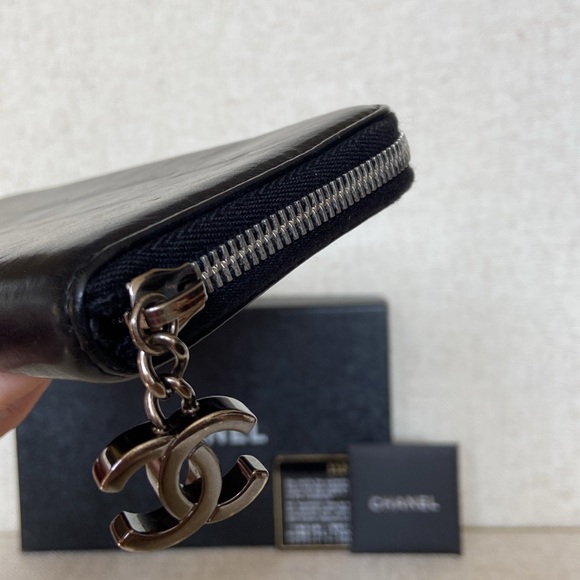 Chanel Black Silver Embo Long Zip w/ Large CC - Picture 7 of 12